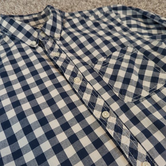 Urban Pipeline Button Down - Picture 2 of 6